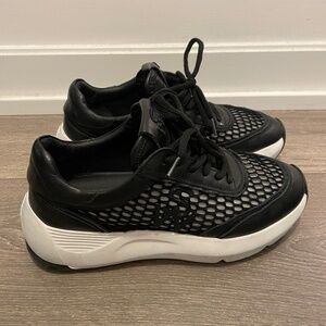 Stuart weitzman sneaker size 7